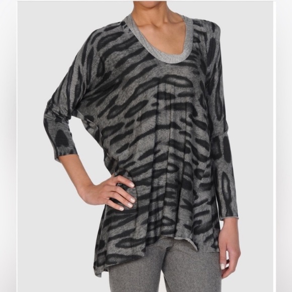 Yigal Azrouel New York Gray Animal Print Asymmetric Long Sleeves Tunic Top SZ 4 - Picture 2 of 8